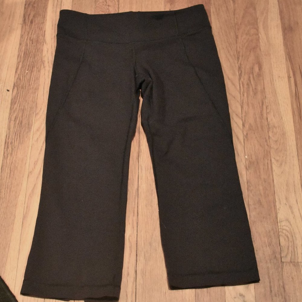 Lululemon Black Capris  Size 6
